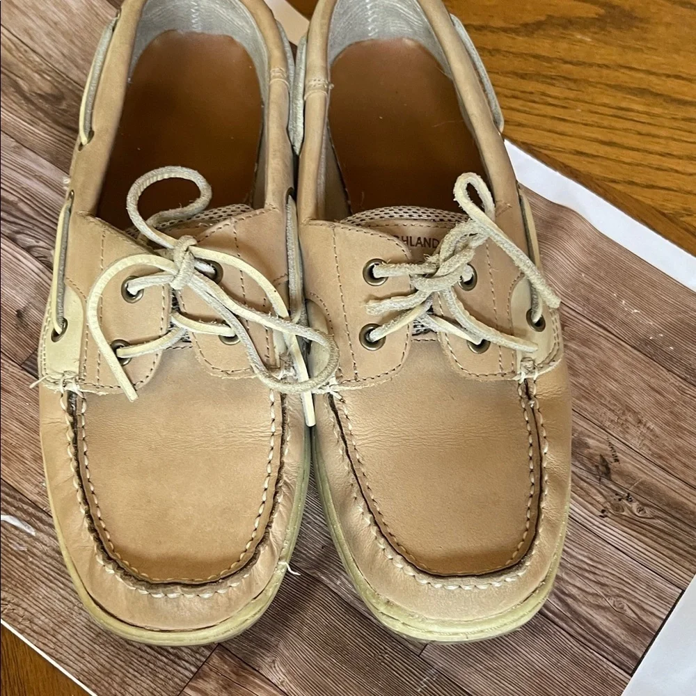 Men's Tan Leather Boat Shoes with Lace-Up Moc Toe